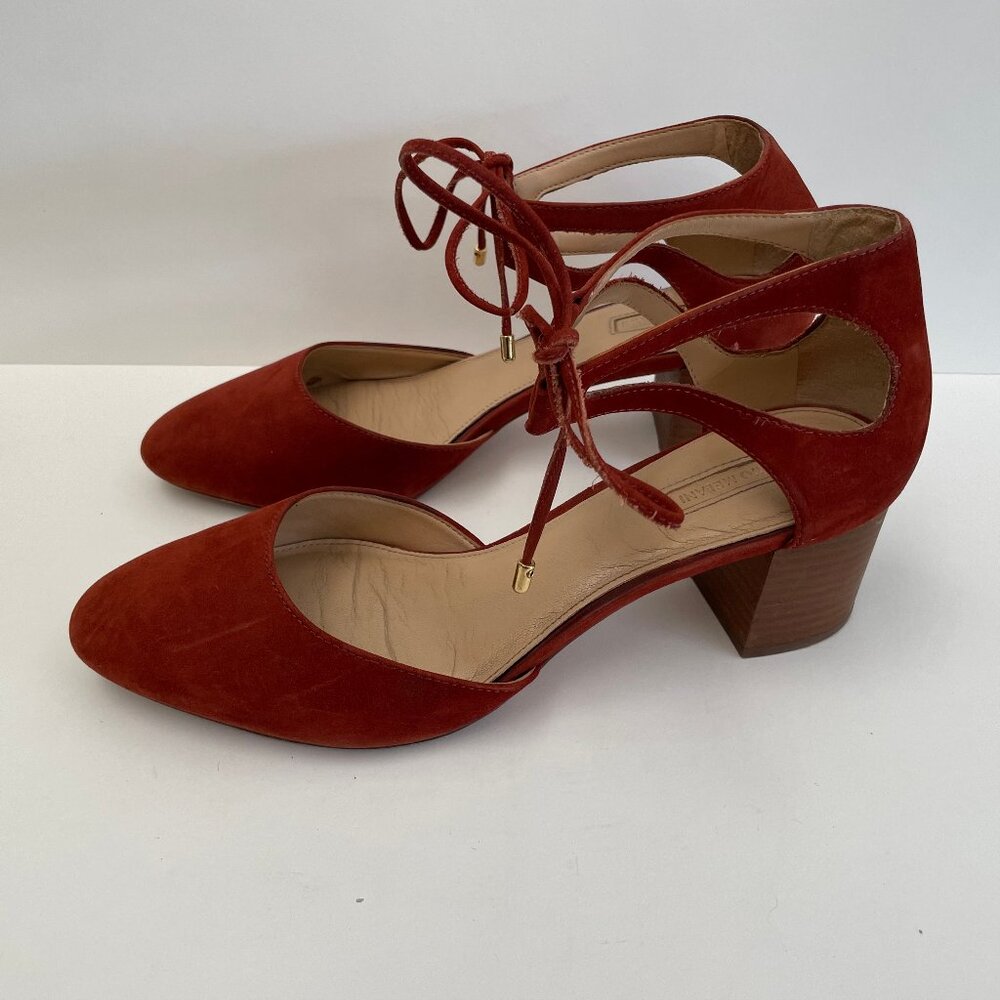 Rust suede pump with ties
